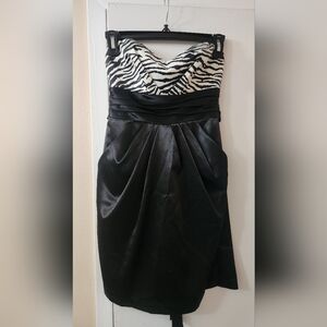 Elegant Black and White Strapless Dress